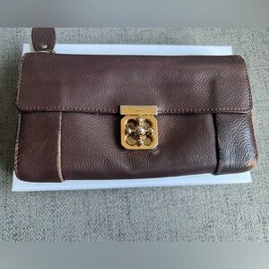 Chloé long zippered wallet twist project
